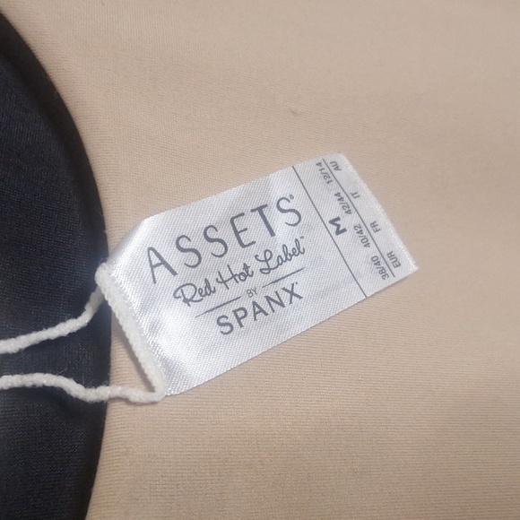 Spanx Assets Red Hot Lable Reversible Shaping Tank Top Size M - Picture 7 of 8